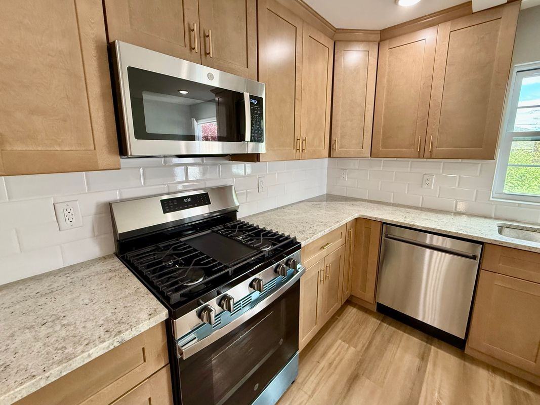 13 Roosevelt Ave - Photo 3 of 33