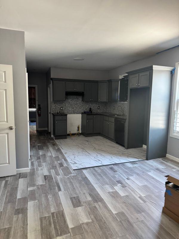 131 Huntington Ter - Photo 2 of 12