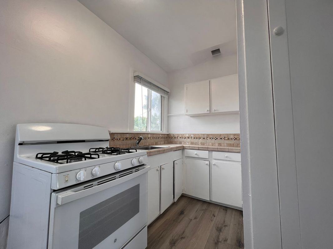 227 Avenue F ##F - Photo 4 of 7