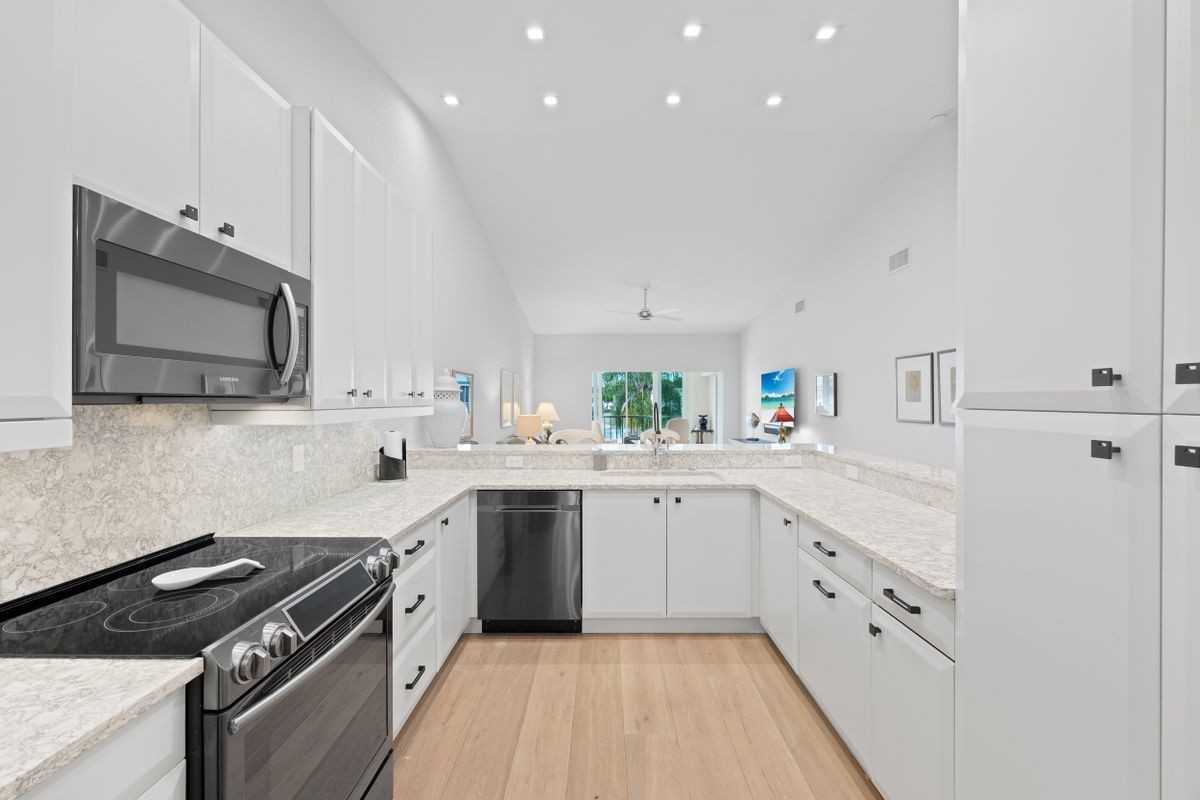 818 Tanbark Dr ##204 - Photo 5 of 25