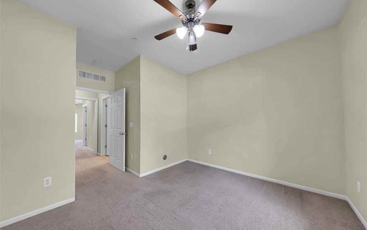 14357 Shadywood Dr - Photo 3 of 18