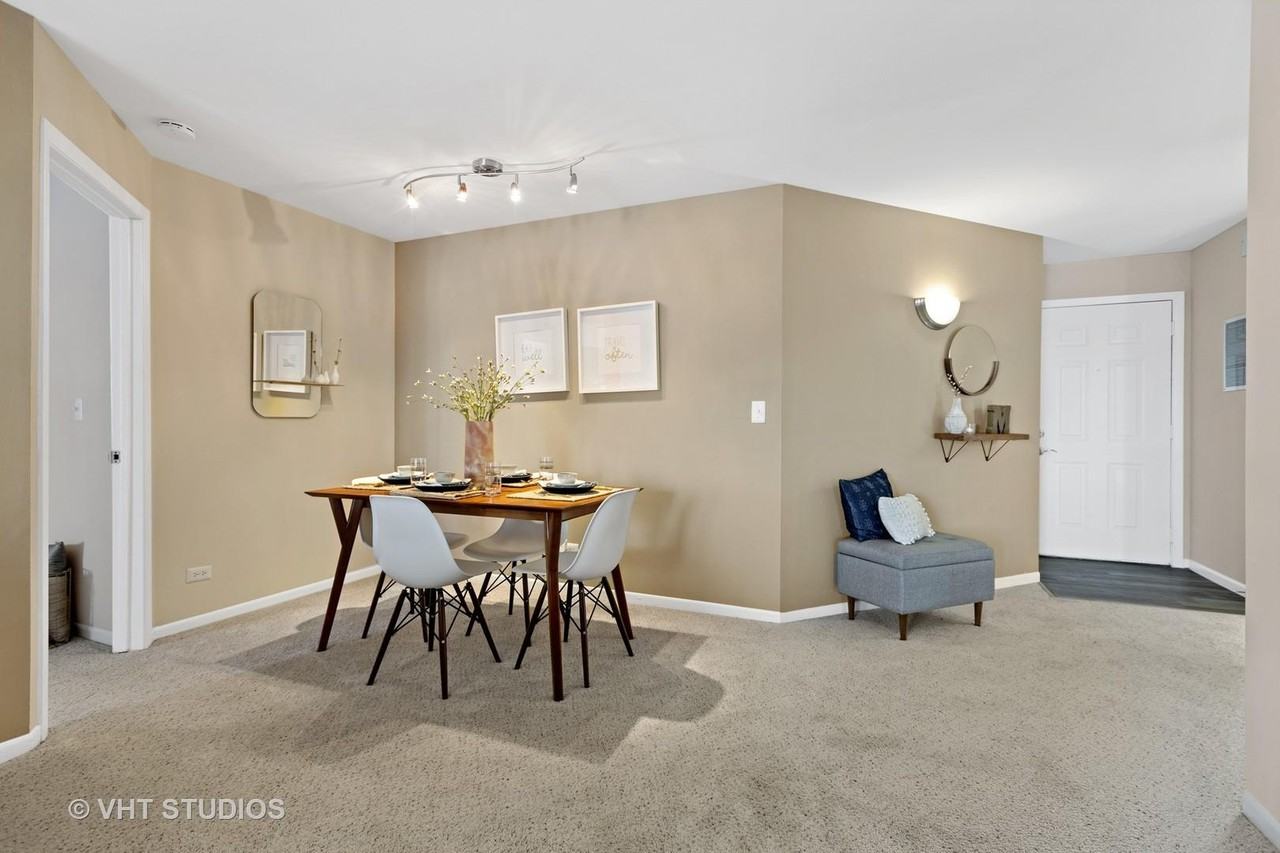 1621 Westminster Dr #104