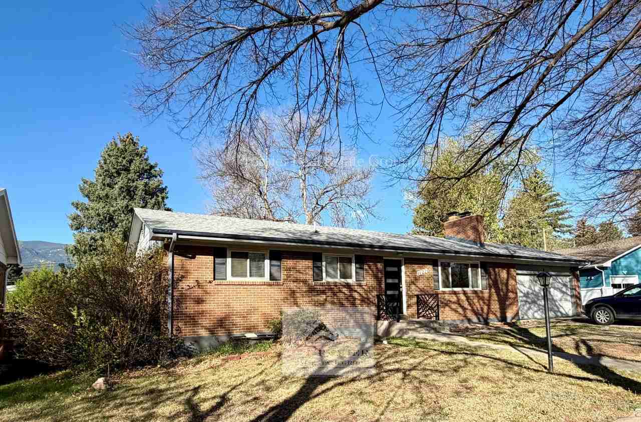 1122 Pike Dr - Photo 2 of 50