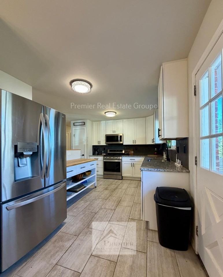 1122 Pike Dr - Photo 4 of 50