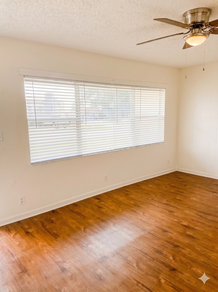 8330 63rd Way N - Photo 3 of 15