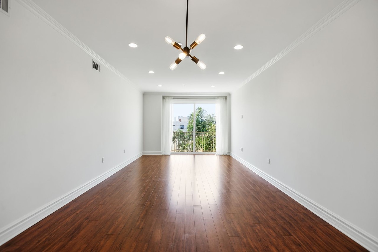 HOLT PLAZA, LLC - Photo 3 of 37