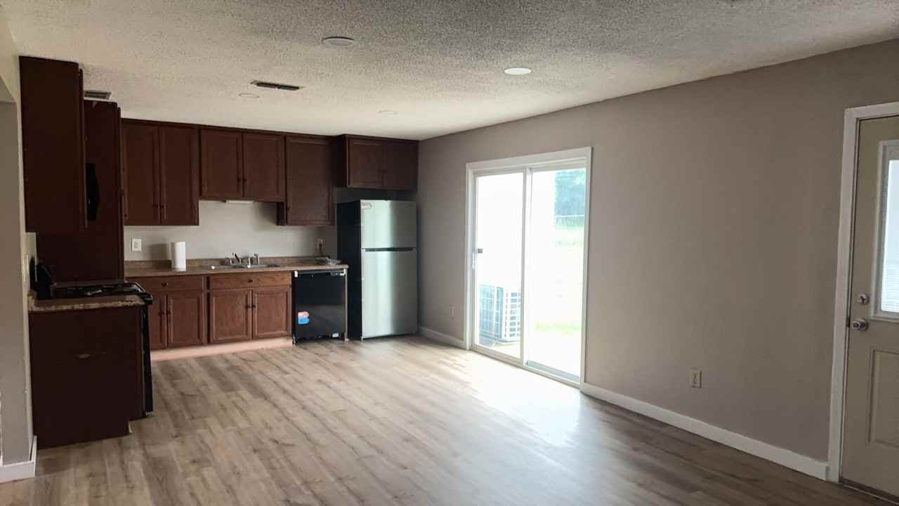 806 S 25th St - Photo 2 of 12