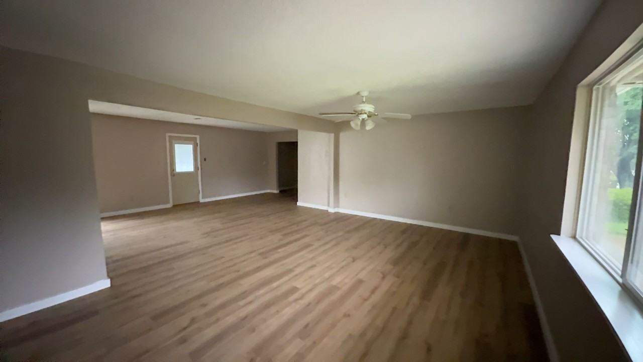 806 S 25th St - Photo 4 of 12