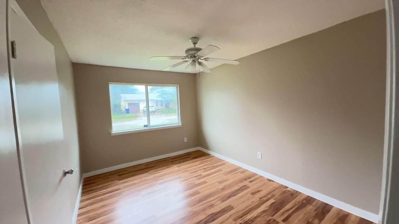 806 S 25th St - Photo 7 of 12