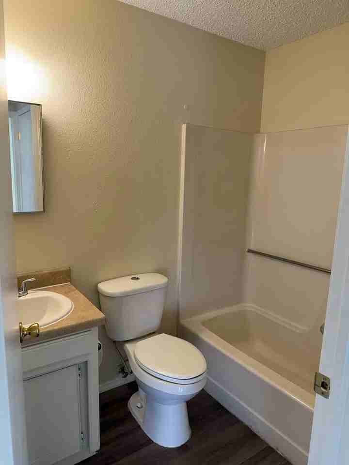 Country Grove Apartments - Photo 5 of 9