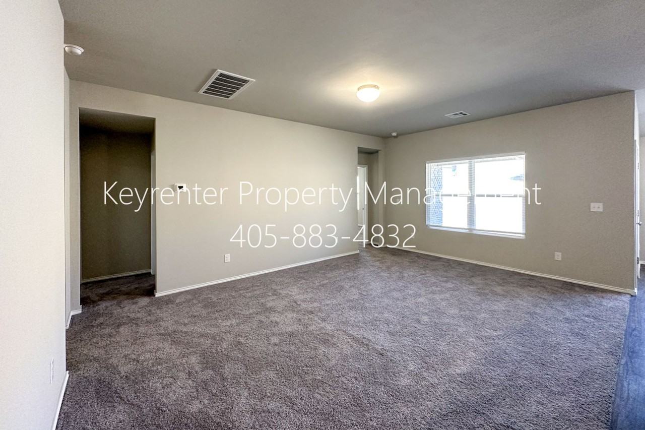 11713 Nw 95th St - Photo 3 of 24