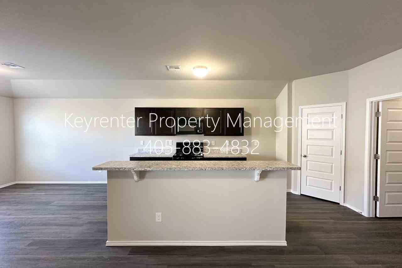 11713 Nw 95th St - Photo 6 of 24