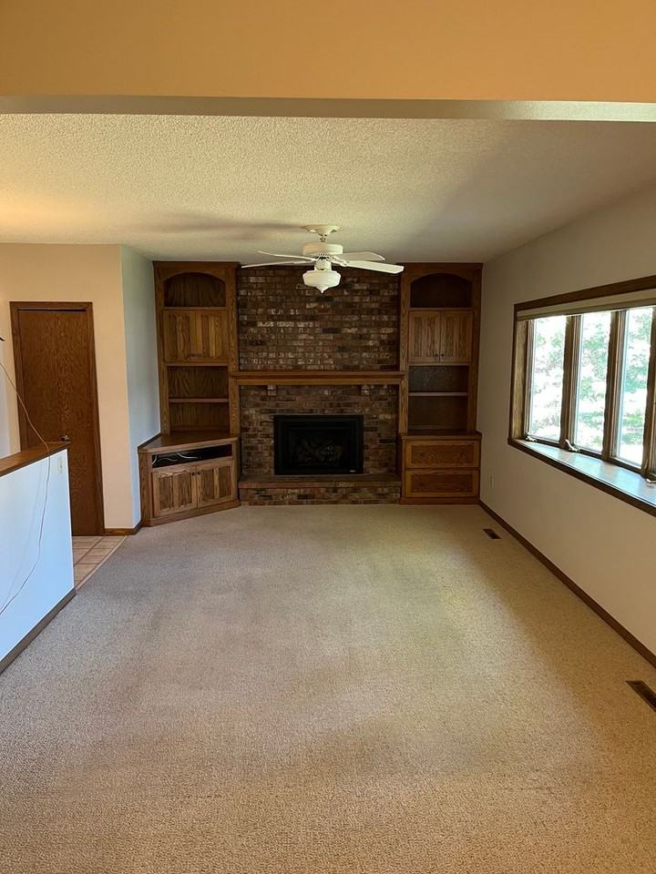 3697 Gresham Ave N - Photo 2 of 6