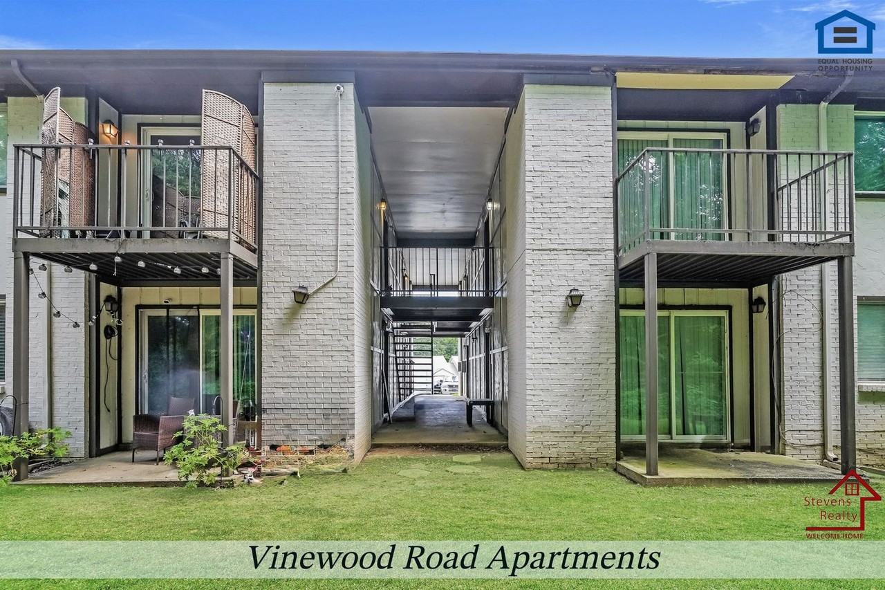 Vinewood Apartments - Photo 7 of 37