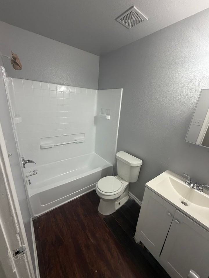 3421 3421 - 23 Bright St - Photo 5 of 6