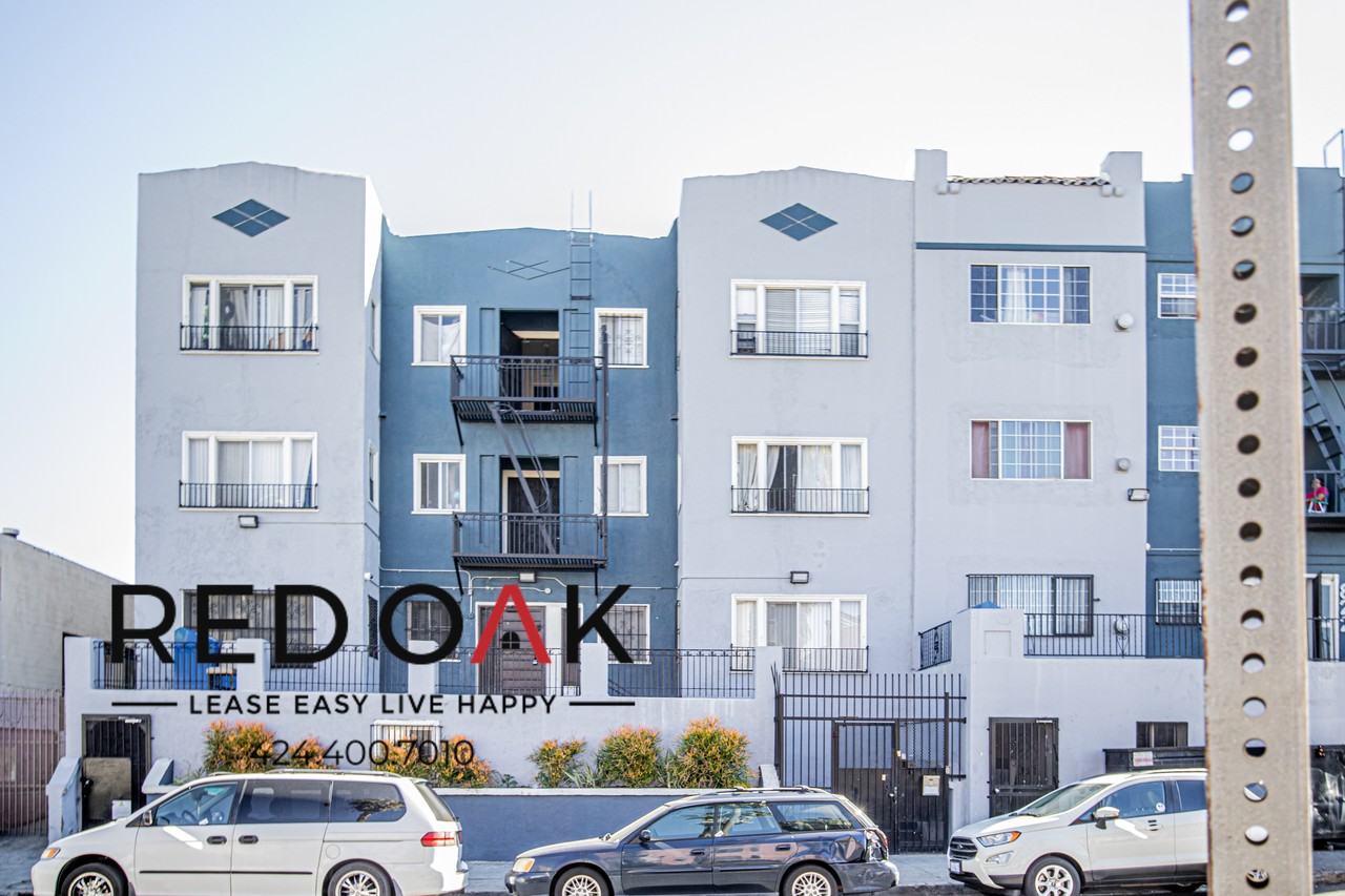 816 S Park View St - Photo 2 of 7