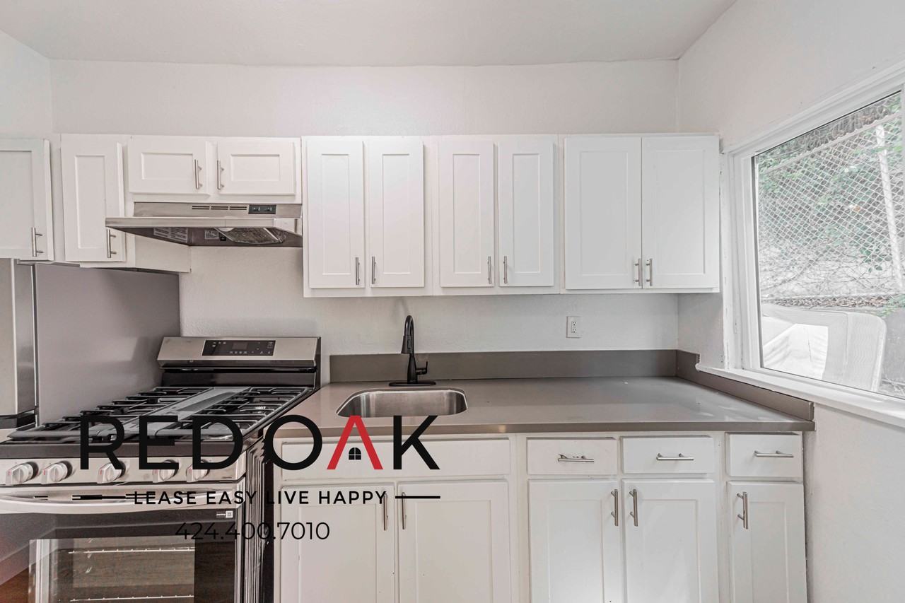 816 S Park View St - Photo 4 of 7