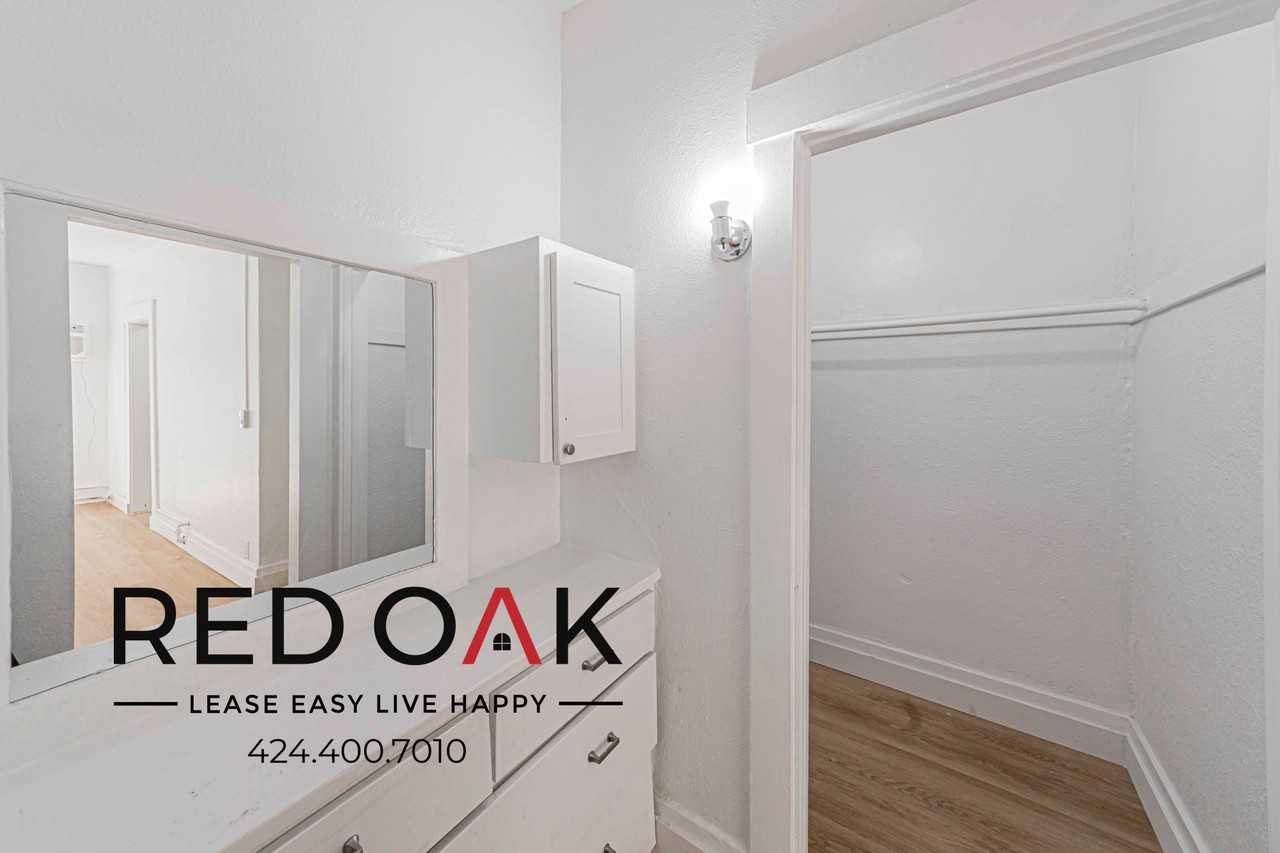 816 S Park View St - Photo 5 of 7