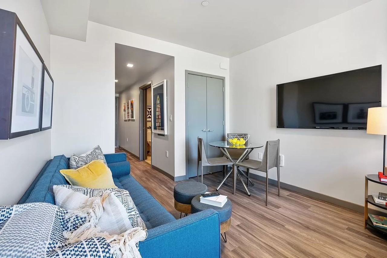 235 Valencia Street - Photo 2 of 9