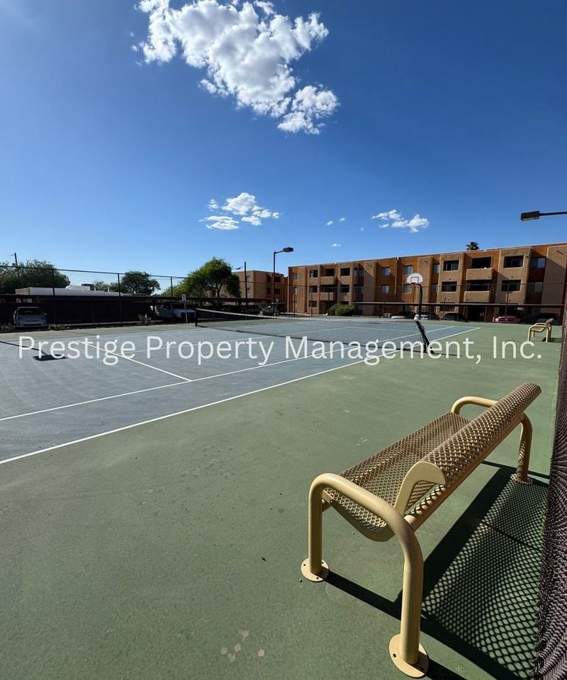 1810 1810 S Blacklidge Dr #118 - Photo 3 of 7