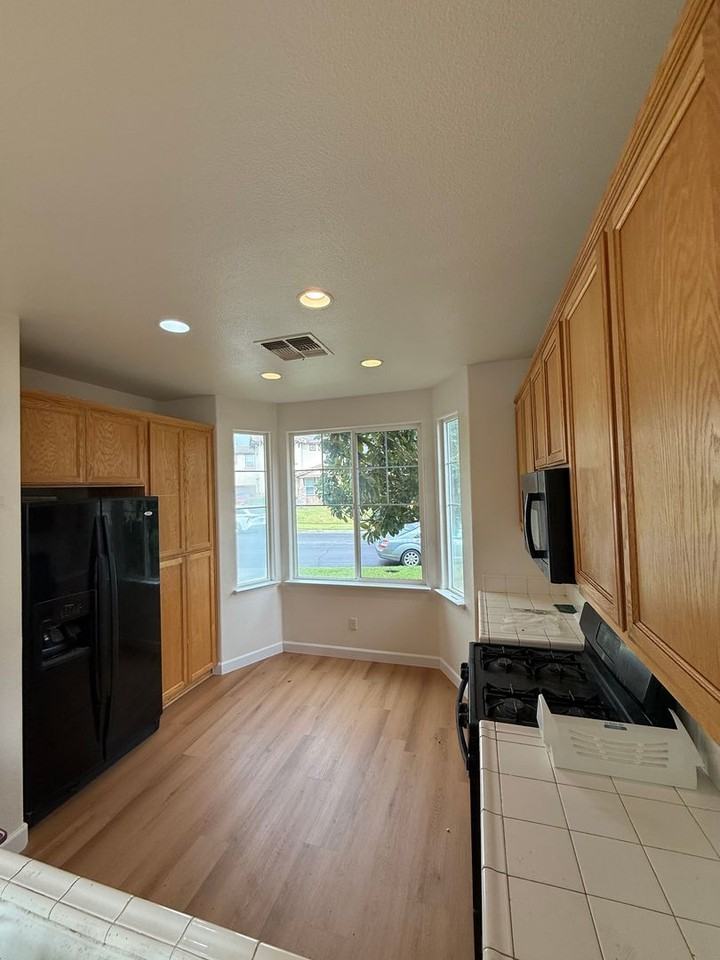 763 Montecito Ct - Photo 3 of 22