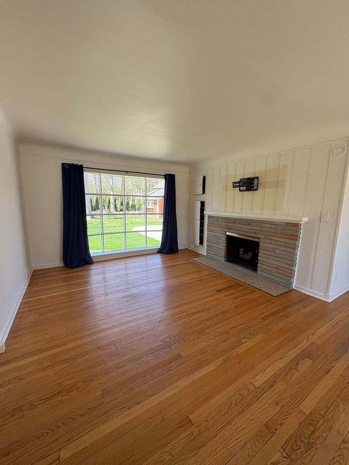 24975 Franklin Park Dr - Photo 3 of 29