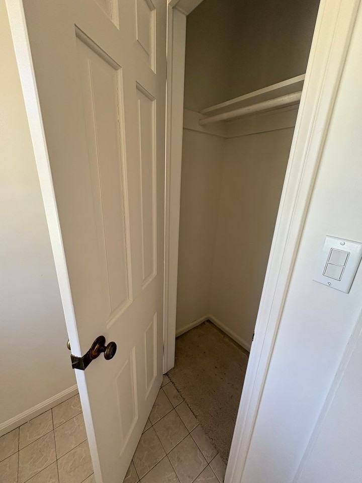 24975 Franklin Park Dr - Photo 4 of 29