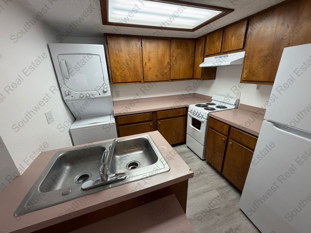 1409 S Prince St - Photo 3 of 6