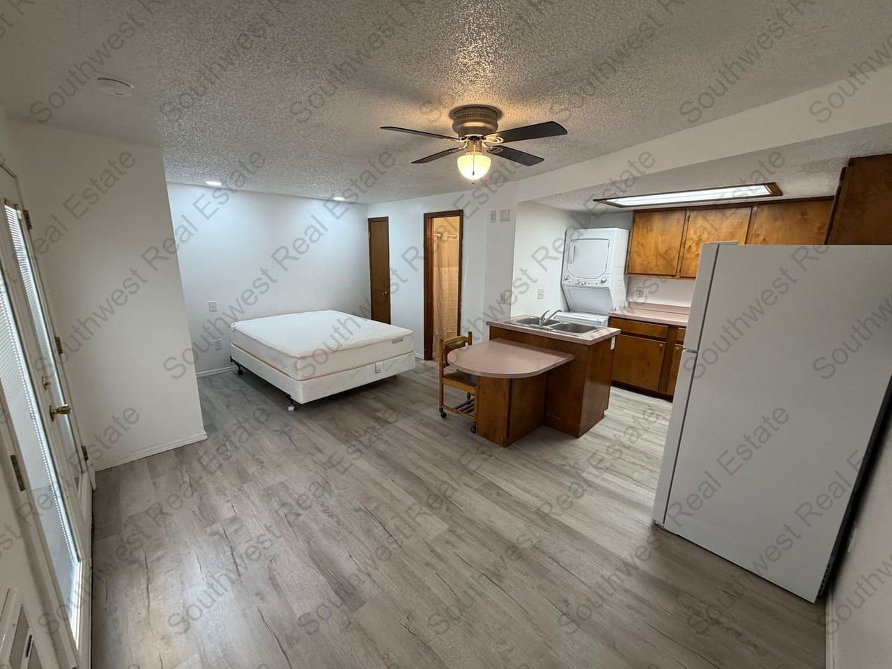 1409 S Prince St - Photo 5 of 6