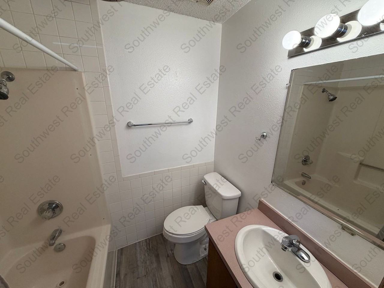 1409 S Prince St - Photo 6 of 6