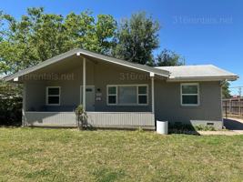 featured image of 2467 S Walnut St