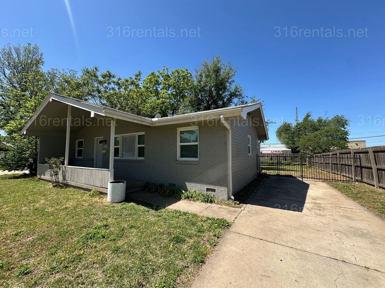 2467 S Walnut St - Photo 2 of 19