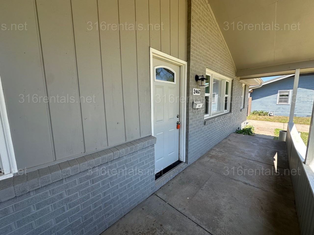 2467 S Walnut St - Photo 3 of 19