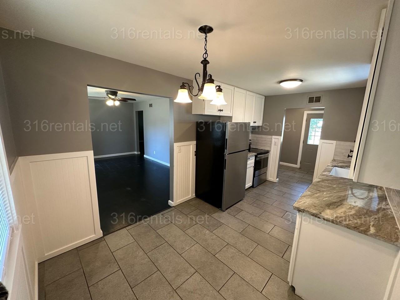 2467 S Walnut St - Photo 4 of 19