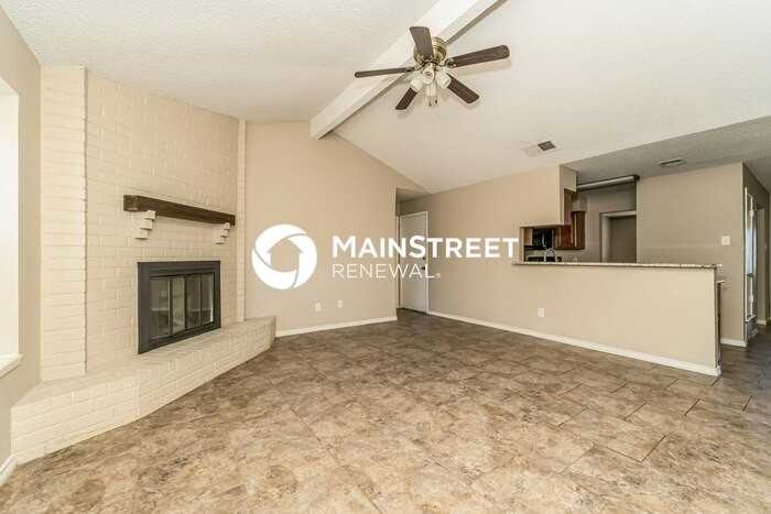 907 Cresthaven Dr - Photo 4 of 16