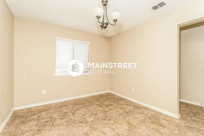 907 Cresthaven Dr - Photo 7 of 16