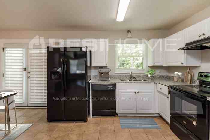 1759 Stag Dr Nw - Photo 3 of 18