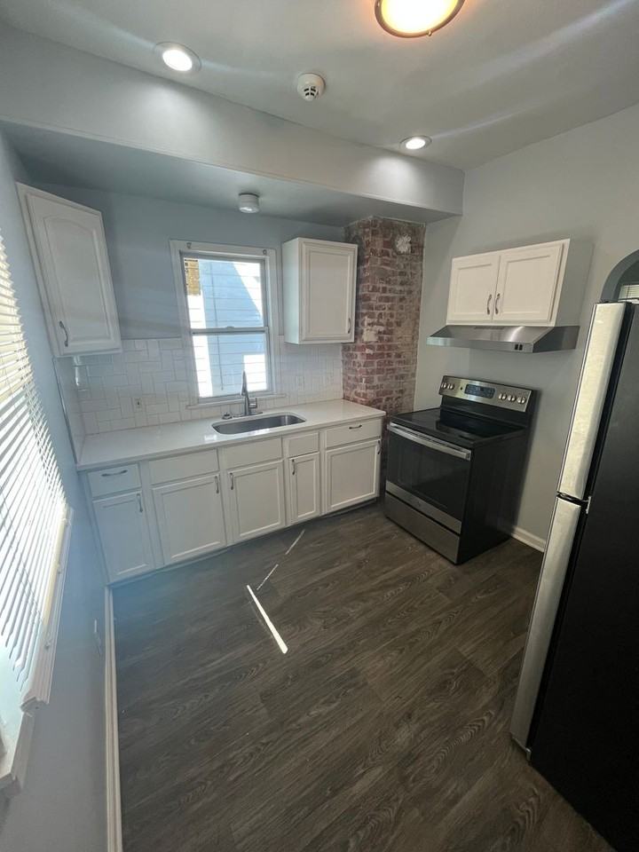 1711 Wyoming Ave - Photo 3 of 25