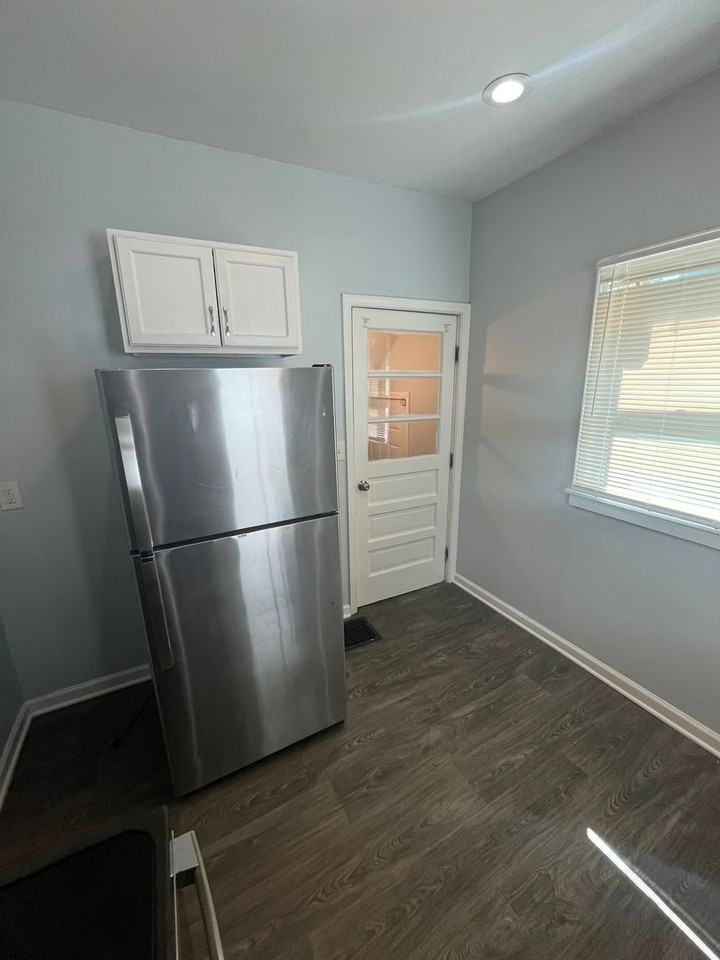 1711 Wyoming Ave - Photo 5 of 25