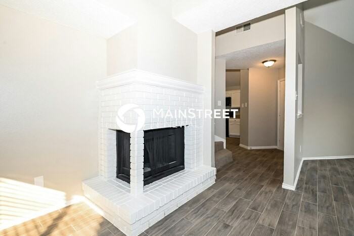 1820 Alameda Dr - Photo 4 of 17