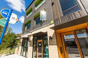 featured image of 3775 3775 - 3777 SE Belmont Street