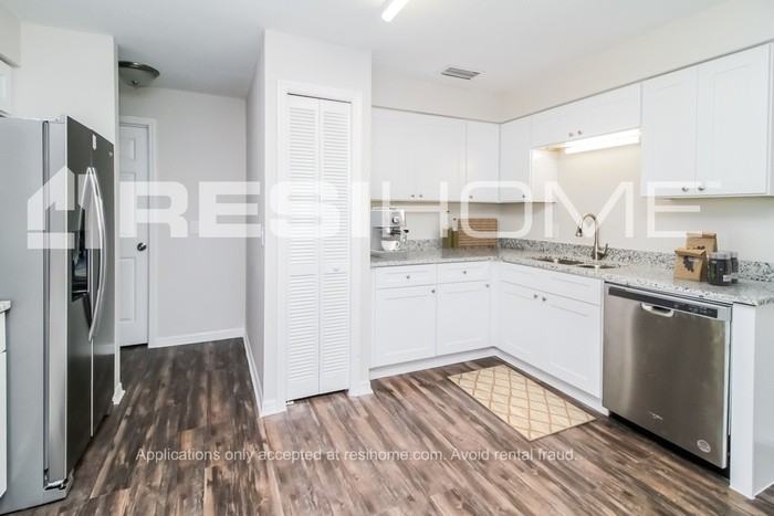 2237 Whitehorse St - Photo 4 of 19