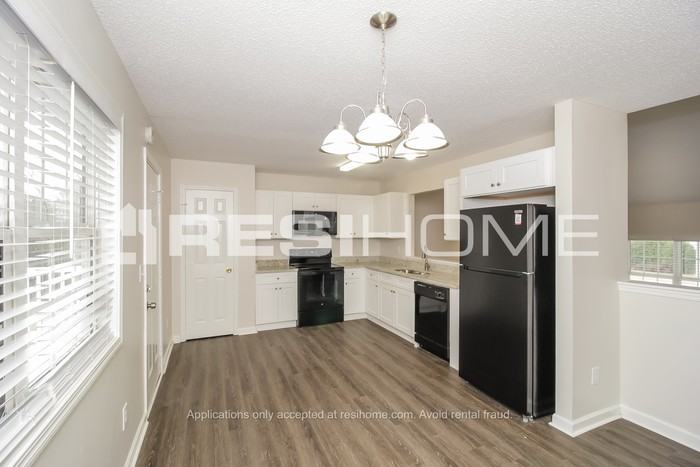 271 Chesapeake Way - Photo 4 of 23