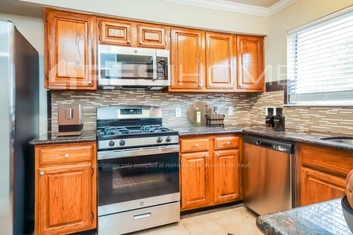 6330 Dellfern Dr - Photo 3 of 19