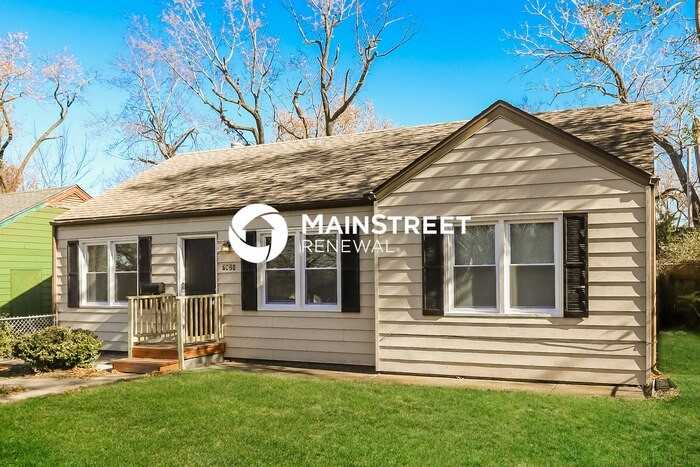 7921 Brooklyn Ave - Photo 3 of 16