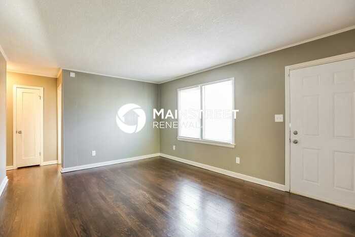 7921 Brooklyn Ave - Photo 5 of 16