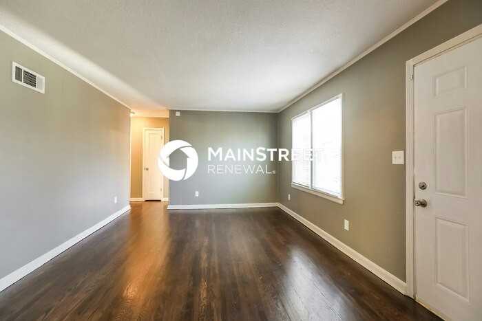 7921 Brooklyn Ave - Photo 6 of 16