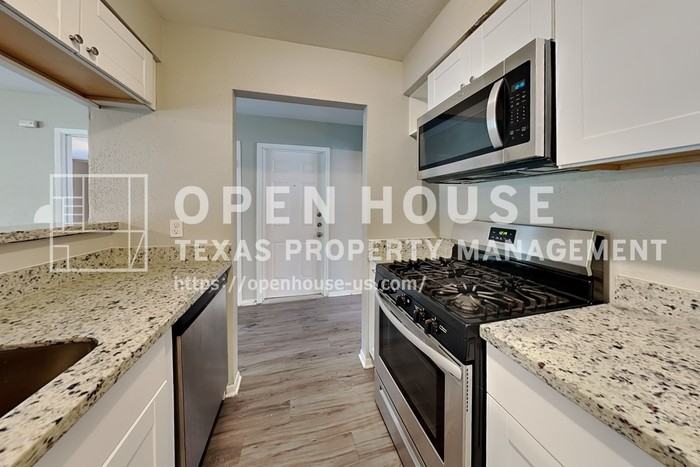 3419 Shadowcrest Ln - Photo 6 of 20