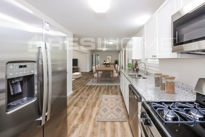 811 Sage Ln Nw - Photo 3 of 19