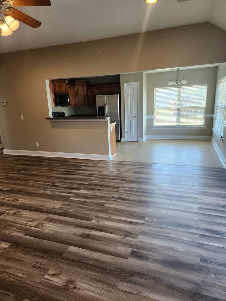 114 Miller St Ne - Photo 4 of 30